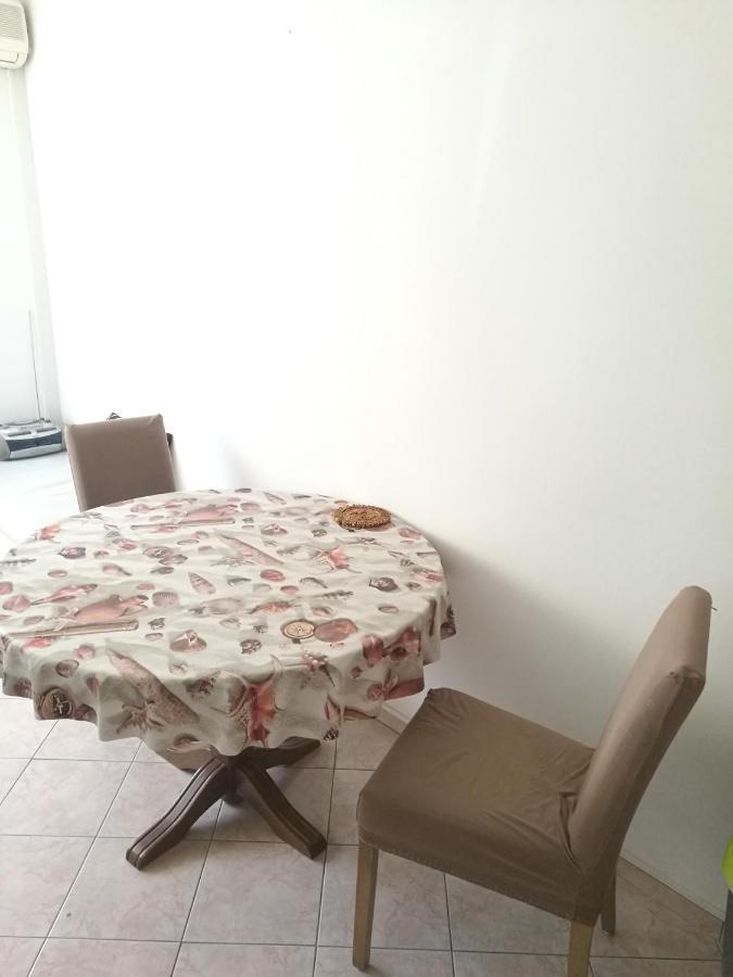 Pretty Big Double Bed Room With Balcony สปลิท ภายนอก รูปภาพ