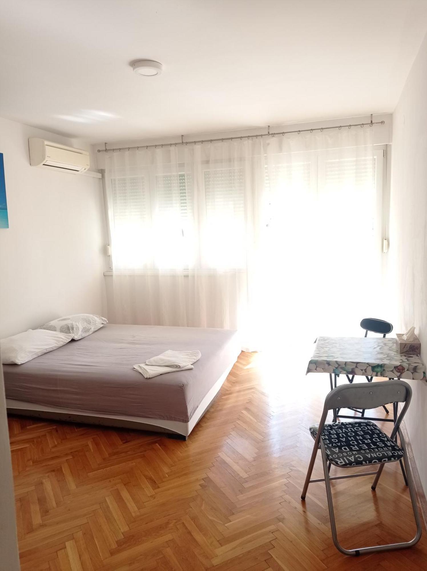 Pretty Big Double Bed Room With Balcony สปลิท ภายนอก รูปภาพ